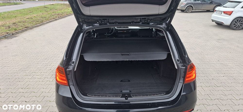 BMW Seria 3 318d - 30