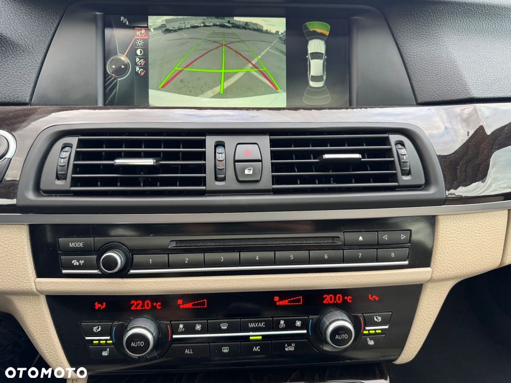 BMW Seria 5 528i - 23