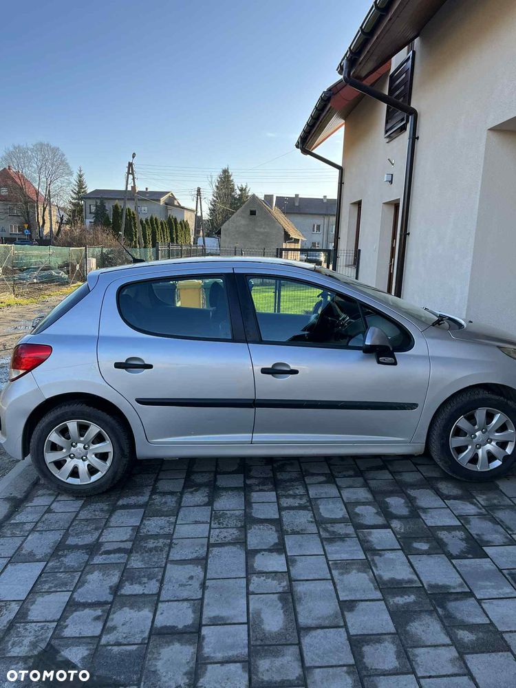 Peugeot 207 - 6