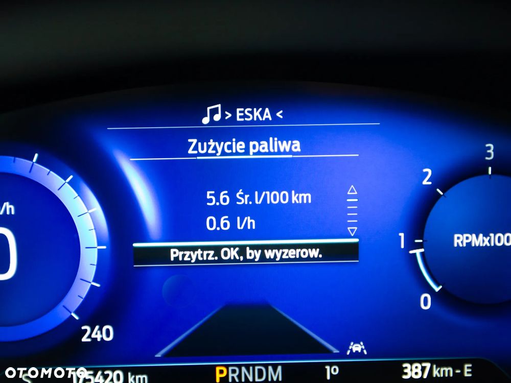 Ford Kuga 2.0 EcoBlue 4x4 ST-LINE X - 28