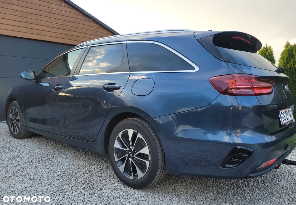 Kia Ceed - 8