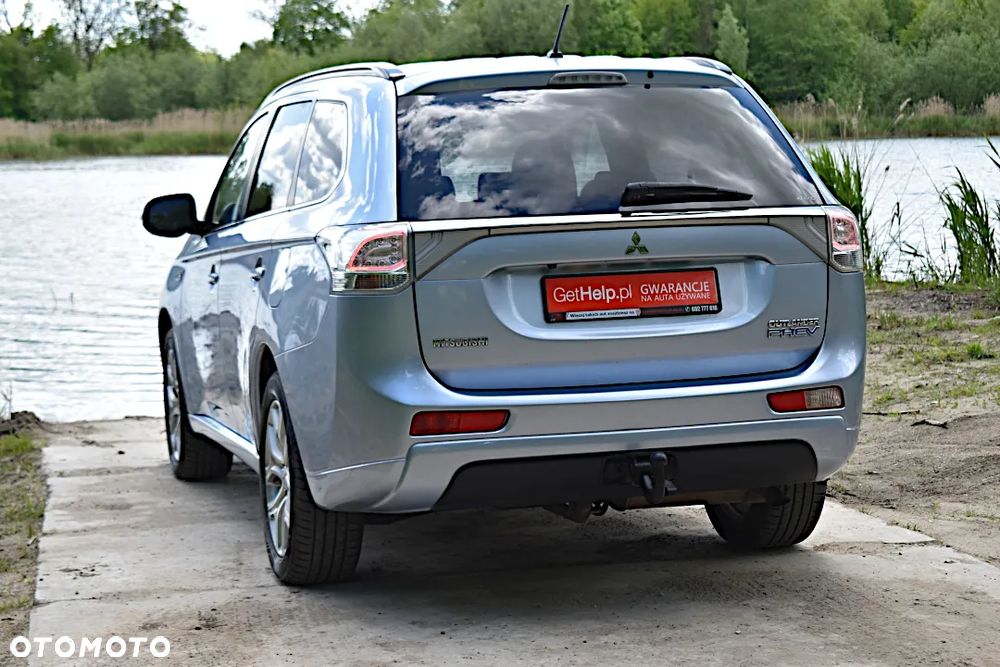 Mitsubishi Outlander 2.0 4WD Plug-In Hybrid Top - 15