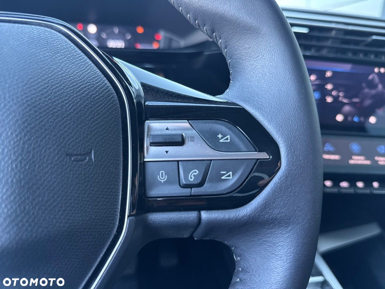 Peugeot 308 1.2 PureTech Allure S&S EAT8 - 17