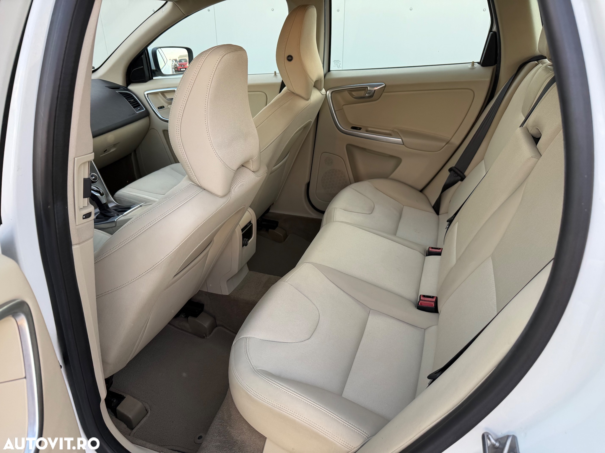 Volvo XC 60 D4 Geartronic Momentum - 6