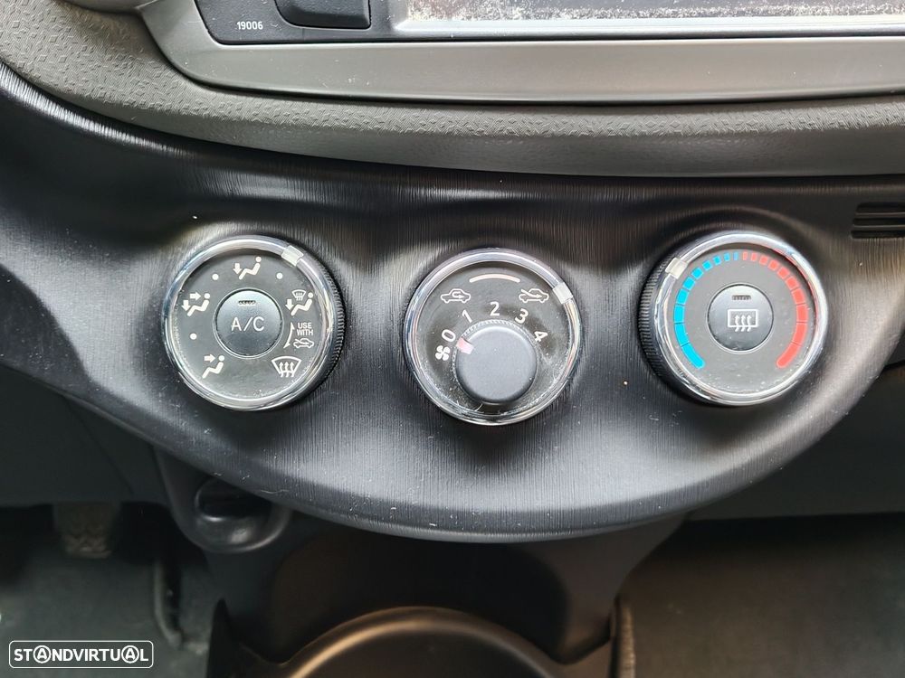 Toyota Yaris 1.4 D-4D Comfort - 16