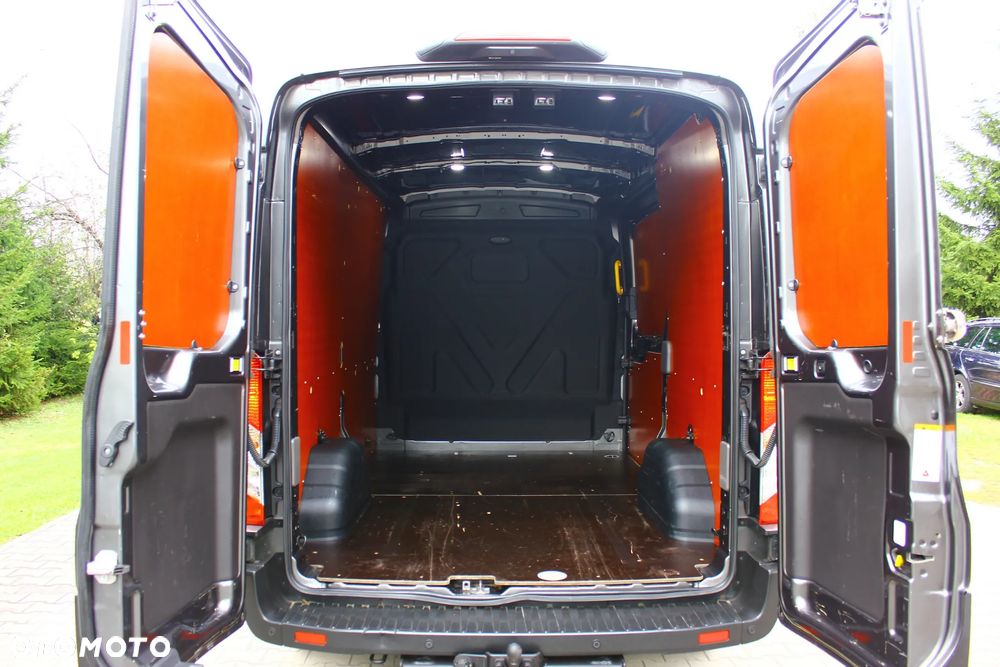 Ford TRANSIT 2.0 TDCI 170KM AUTOMAT L2H2 BLASZAK 3 OSOBOWY NAVIGACJA KAMERA - 33
