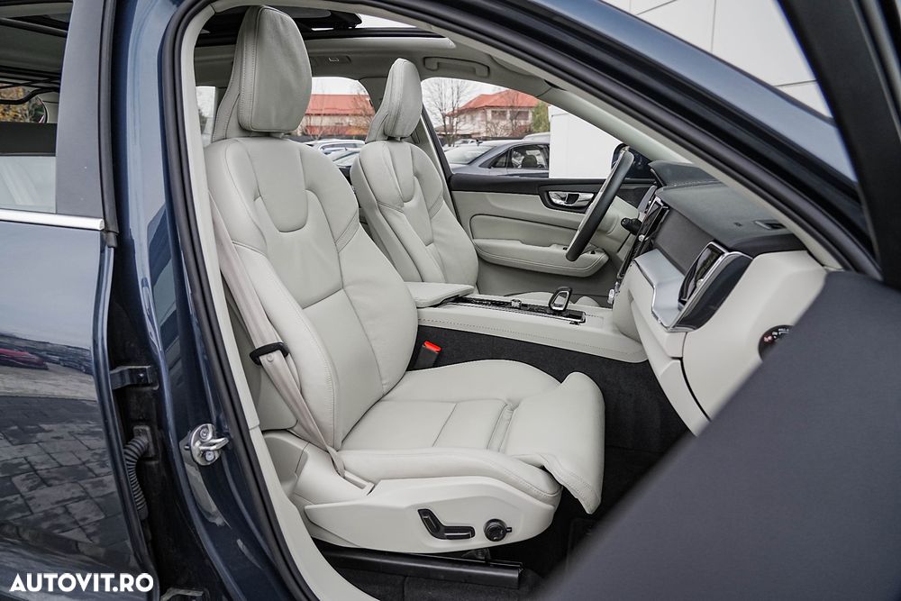 Volvo XC 60 Recharge T6 Twin Engine eAWD Inscription Expression - 12