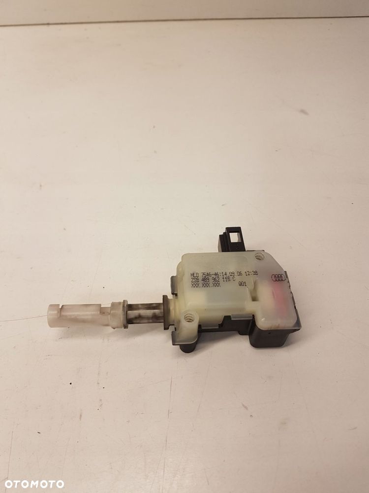 SIŁOWNIK KLAPY TYŁ AUDI A3 A4 A6 4B9962115C - 1