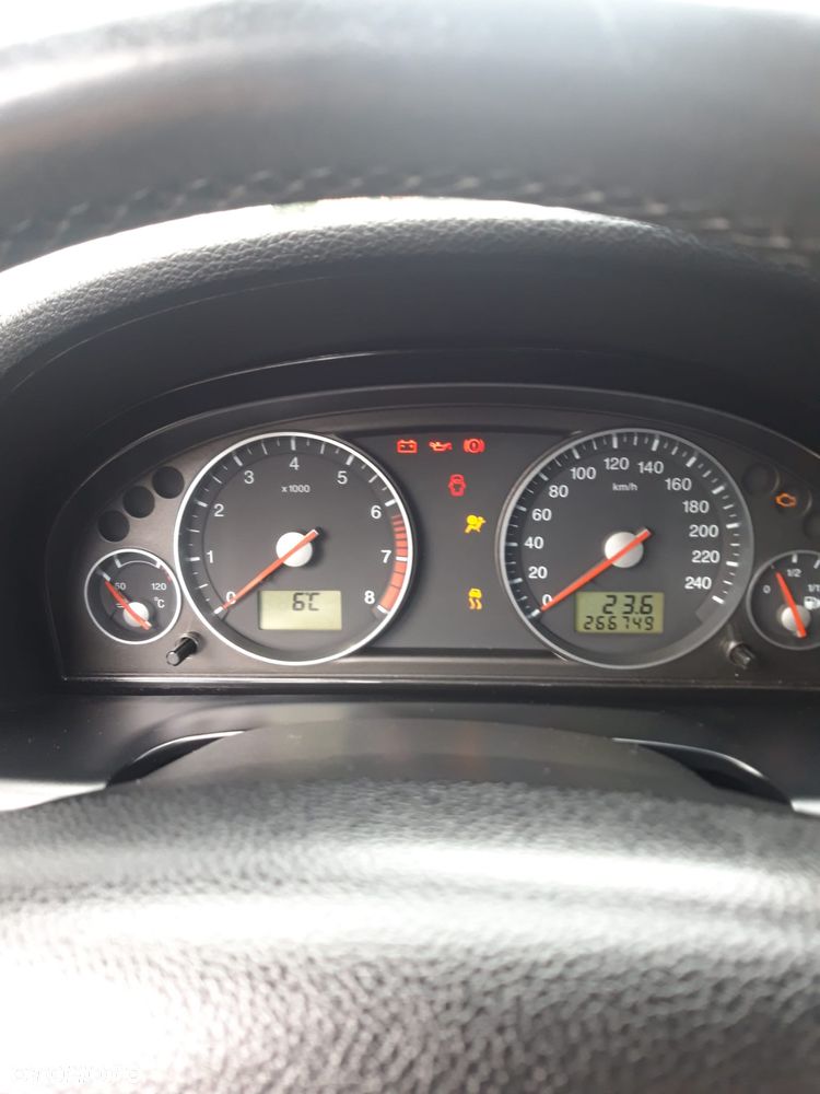 Ford Mondeo 1.8 Ghia - 9