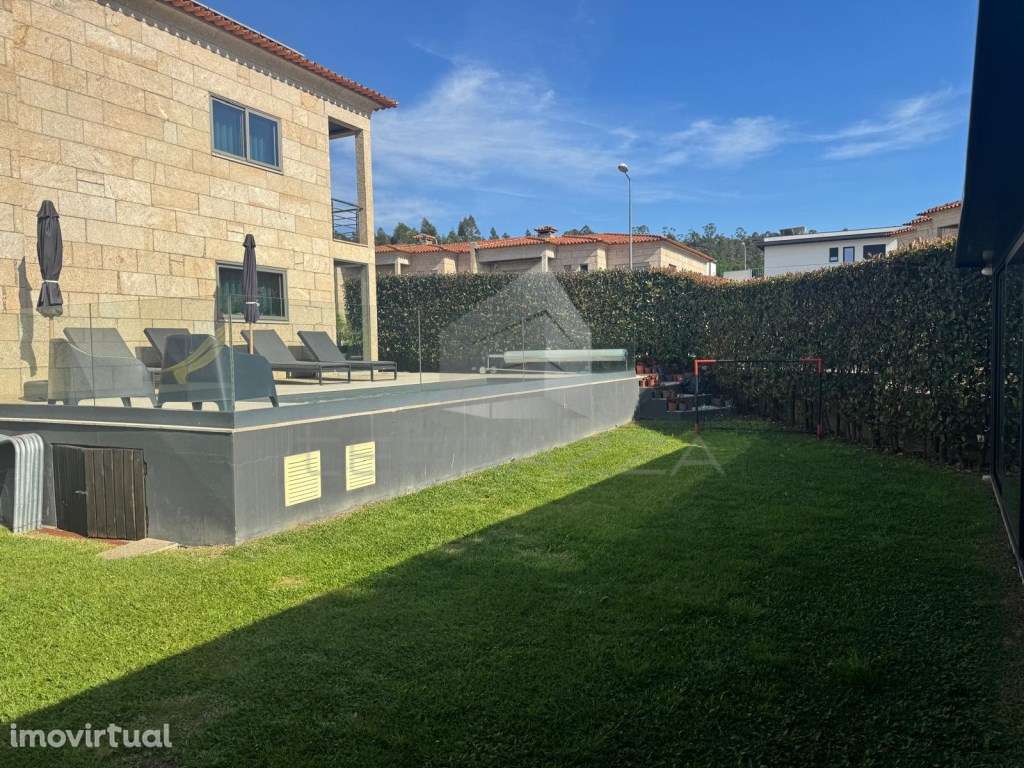 MORADIA V4 COM PISCINA - VILA NOVA DE FAMALICÃO - Grande imagem: 4/33