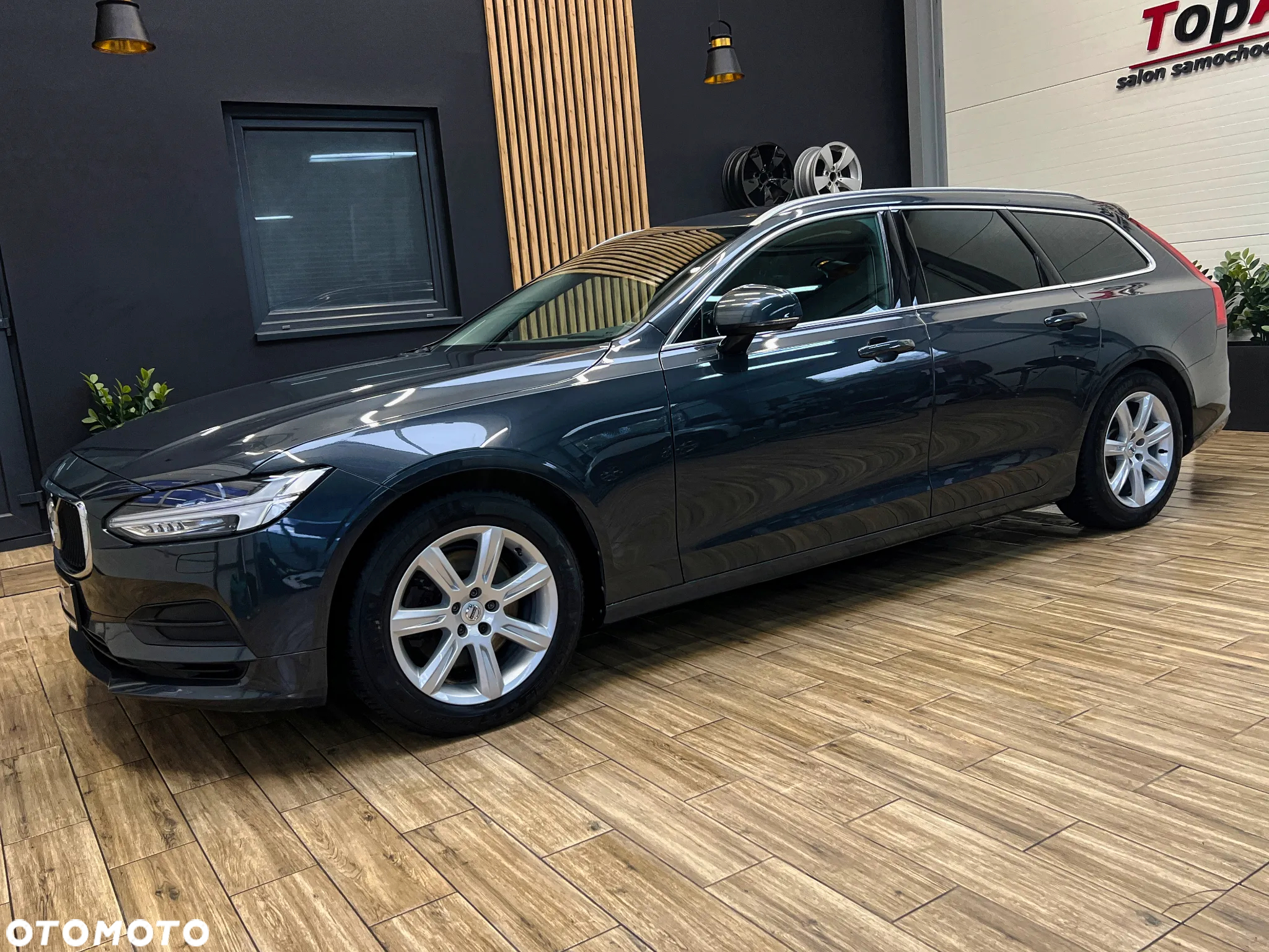 Volvo V90 D4 Momentum Pro - 13