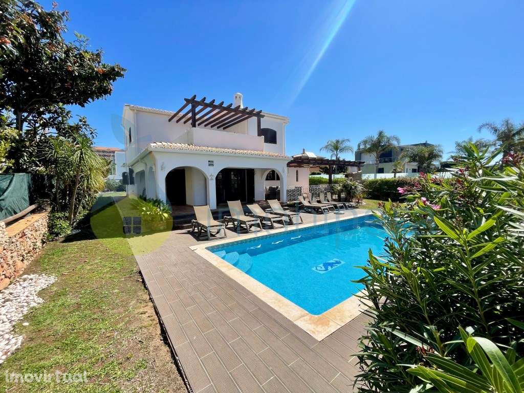 Moradia T4 com vista mar na Galé - Grande imagem: 3/39