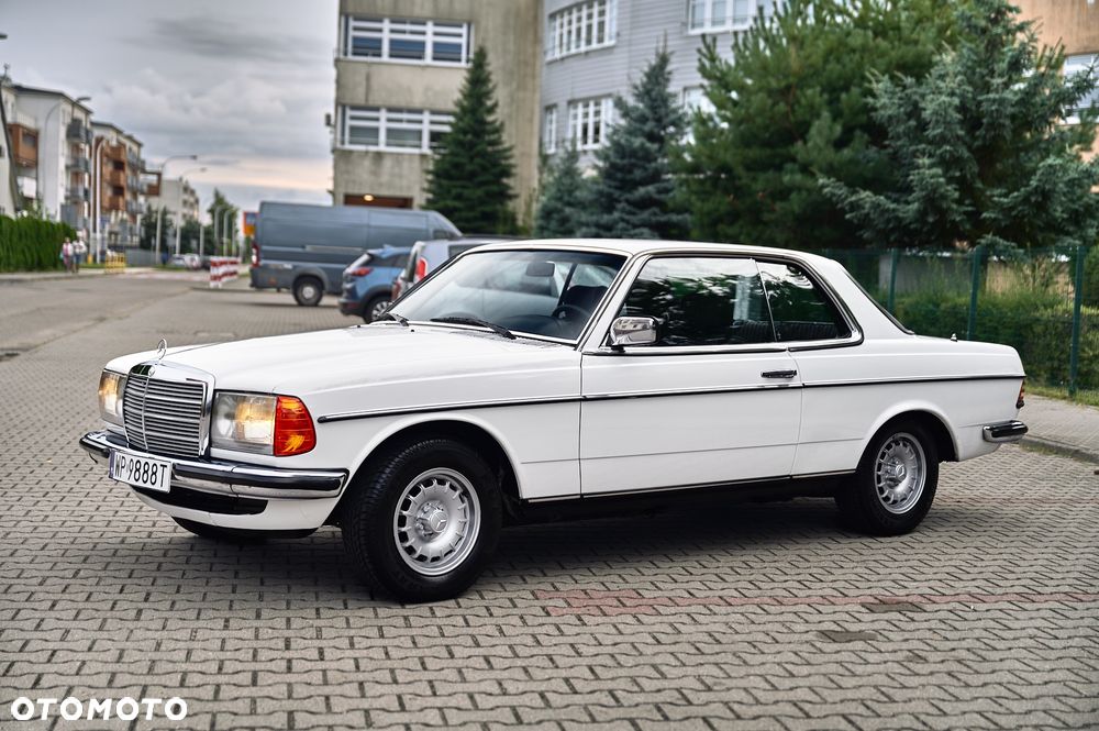 Mercedes-Benz W123 - 7
