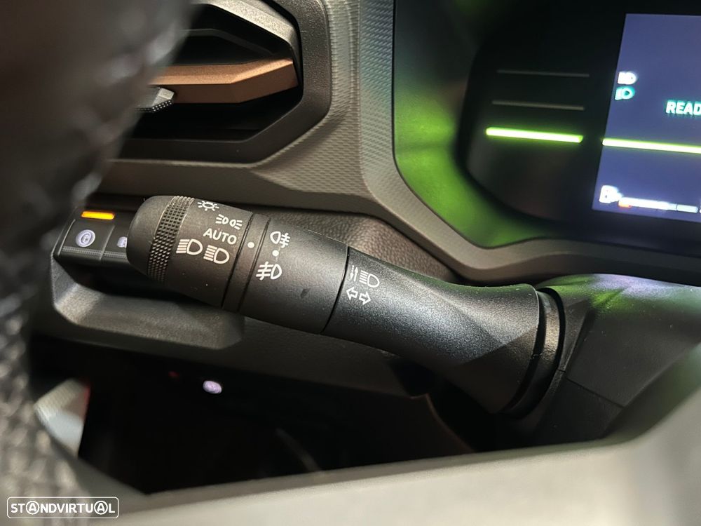 Dacia Duster 1.6 Hybrid Extreme - 38
