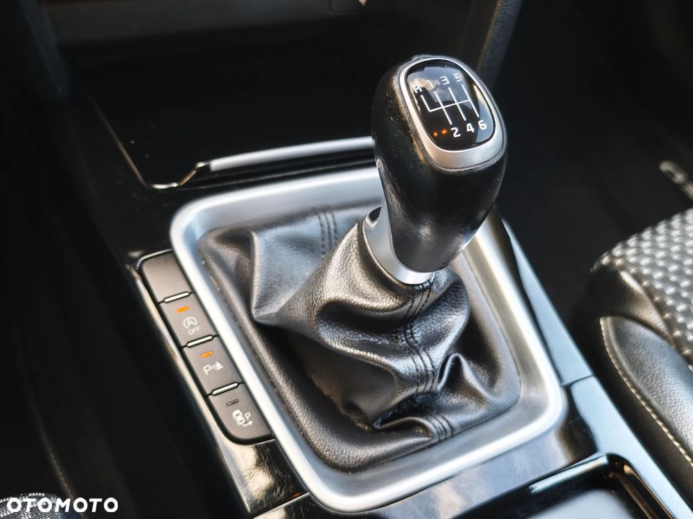 Kia Ceed 1.4 T-GDI OPF Platinum Edition - 32