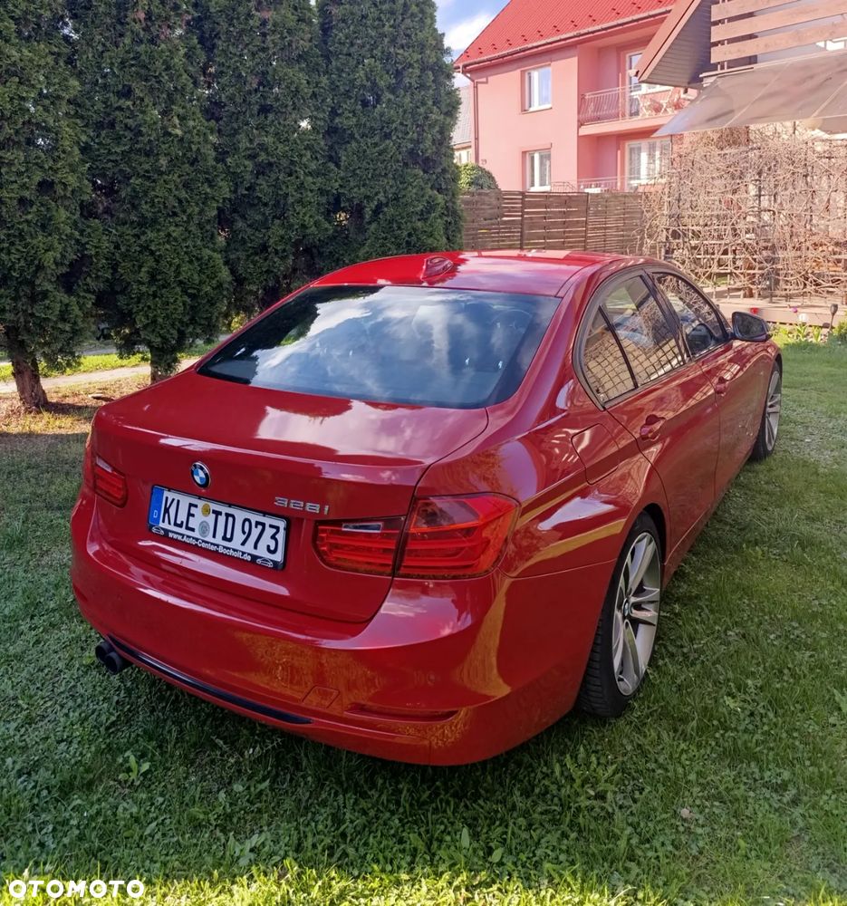 BMW Seria 3 328i Sport Line - 4