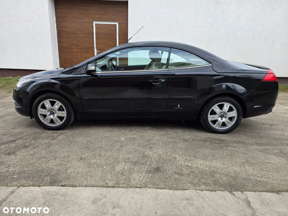 Ford Focus 2.0 16V Titanium - 32