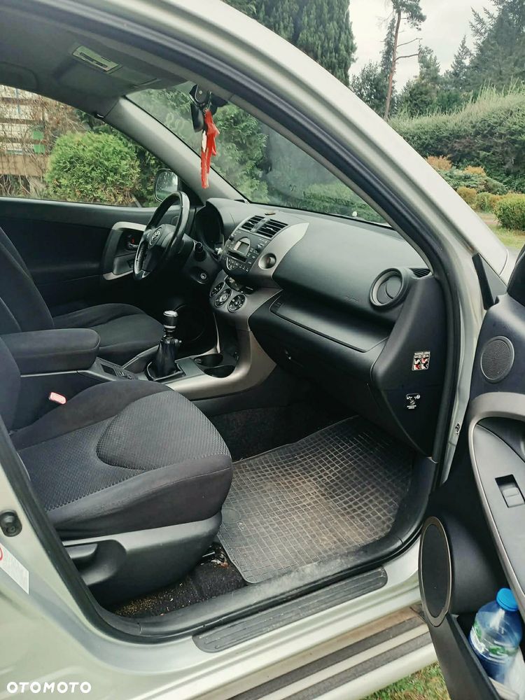 Toyota RAV4 2.2 D-4D 4x4 - 2