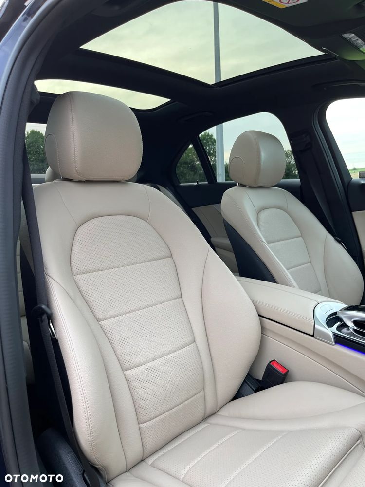 Mercedes-Benz Klasa C 200 4MATIC 9G-TRONIC - 34