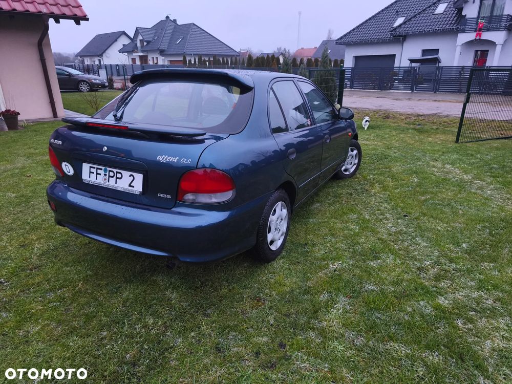 Hyundai Accent 1.3 GLS - 7