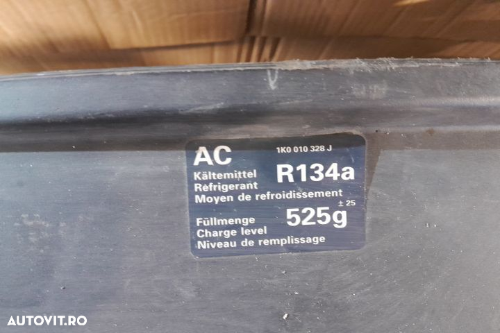 Trager / Calandru 1K0010328J Volkswagen VW Golf 5 [2003 - 2009] Hatch - 3