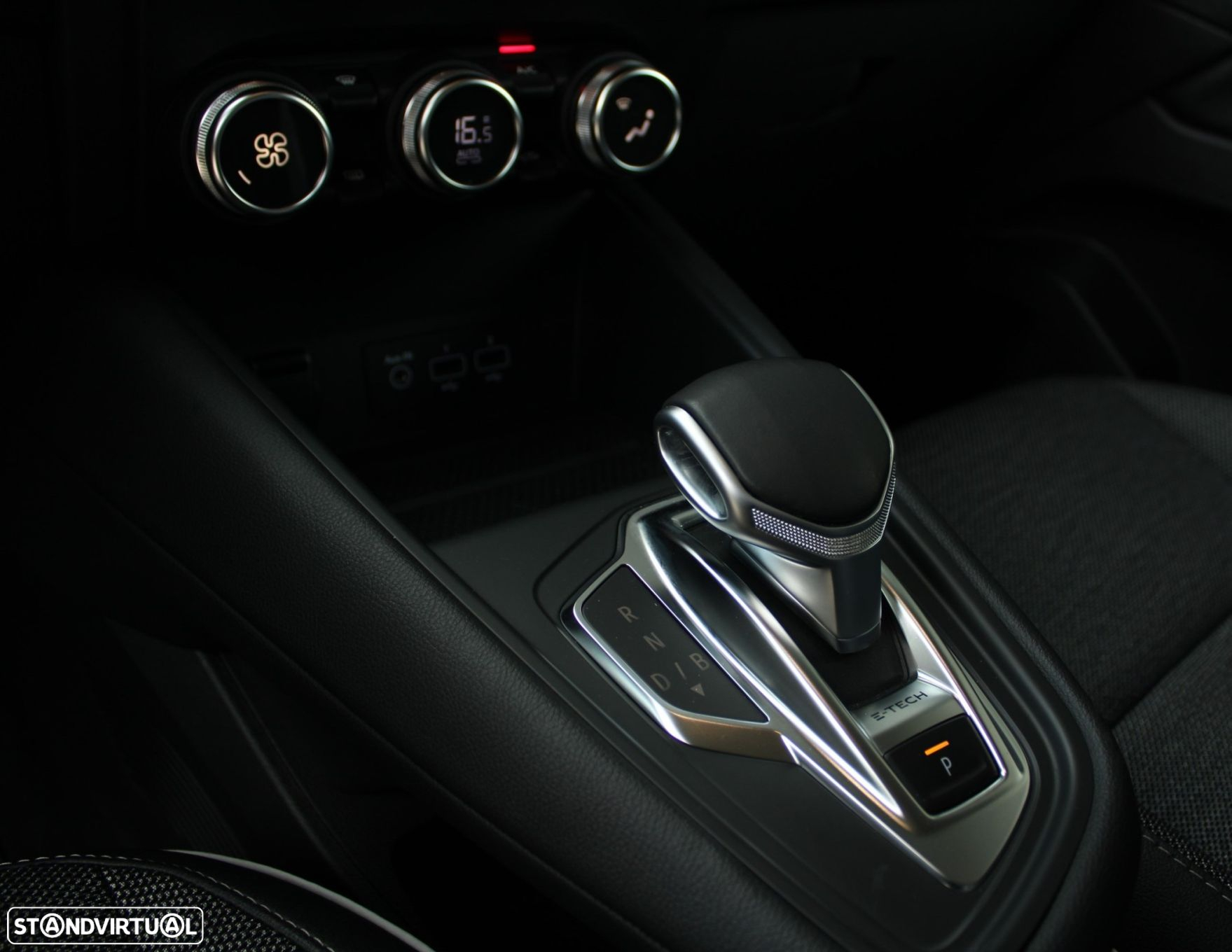 Renault Captur 1.6 E-Tech Plug-In Intens - 10