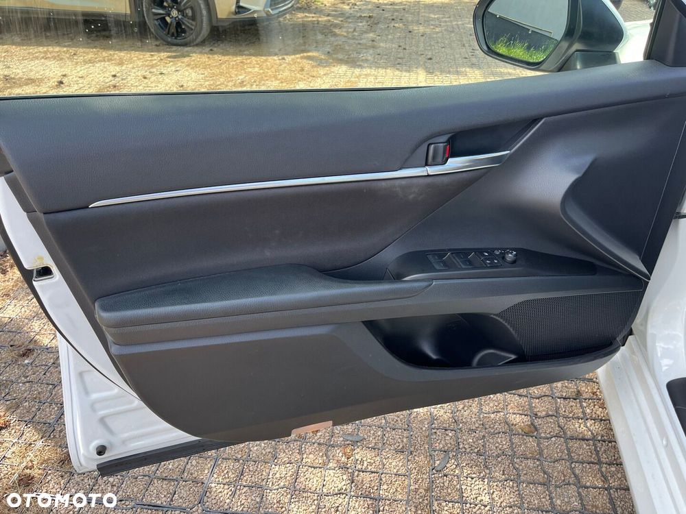 Toyota Camry 2.5 Hybrid Comfort CVT - 20