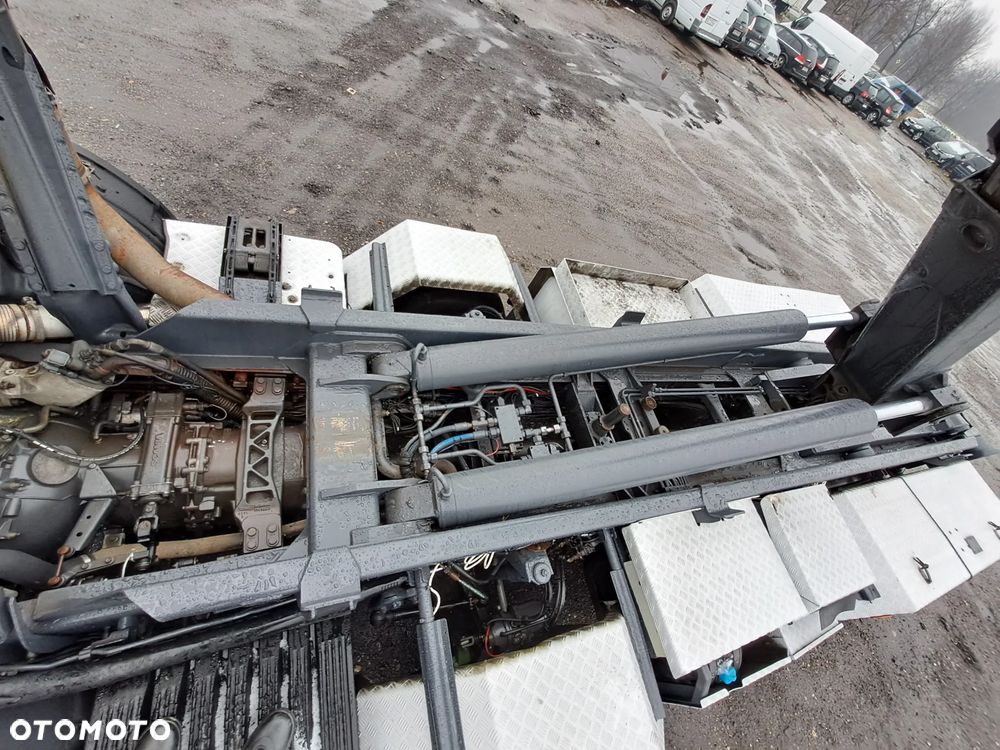 Scania P420; 8X4 - 13