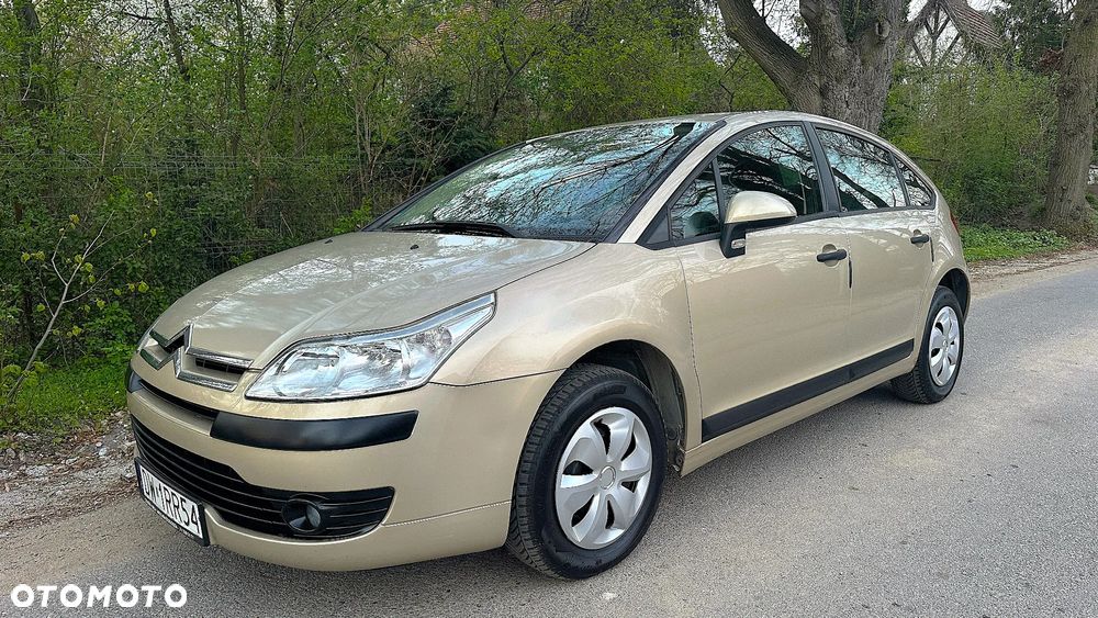 Citroën C4 1.4 16V Style - 1