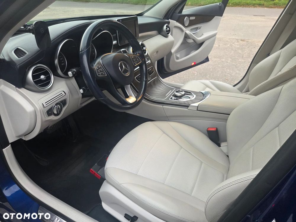 Mercedes-Benz Klasa C 200 4-Matic 7G-TRONIC - 17