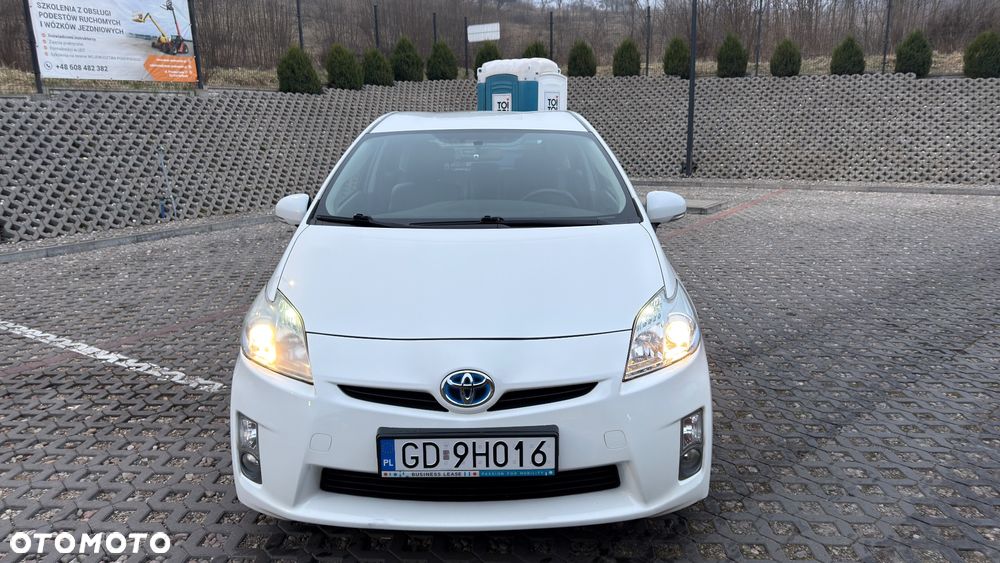 Toyota Prius 1.8 HSD Prestige - 3