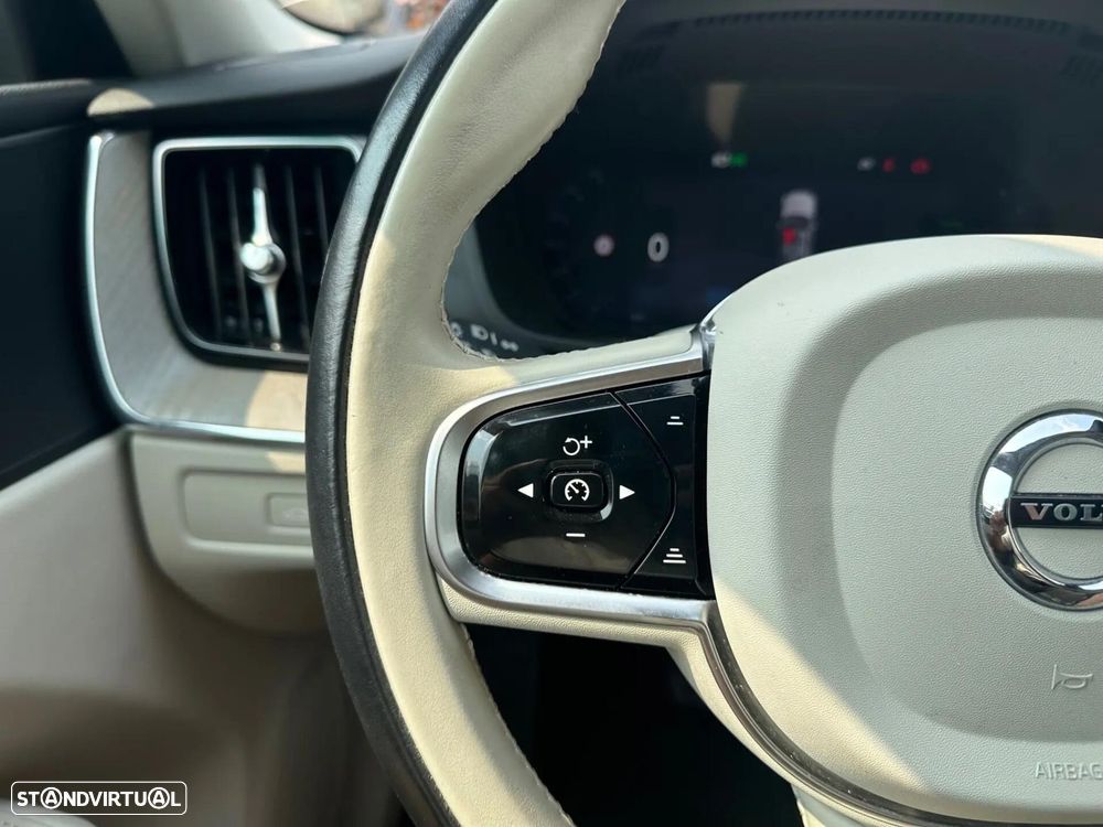 Volvo XC 60 2.0 T6 PHEV Plus Bright AWD - 21