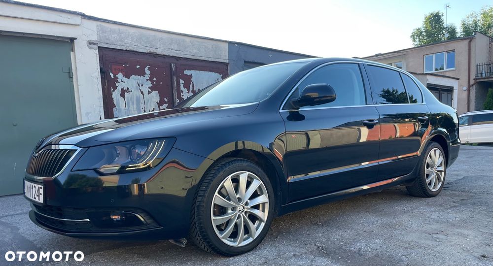 Skoda Superb 2.0 TDI Ambition - 4