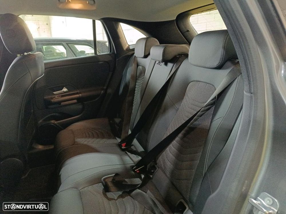 Mercedes-Benz GLA 180 d - 8