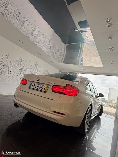 BMW 330 e iPerformance Line Sport - 25