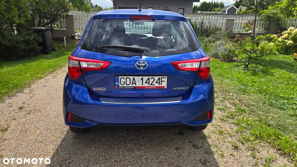 Toyota Yaris Hybrid 100 Premium - 17