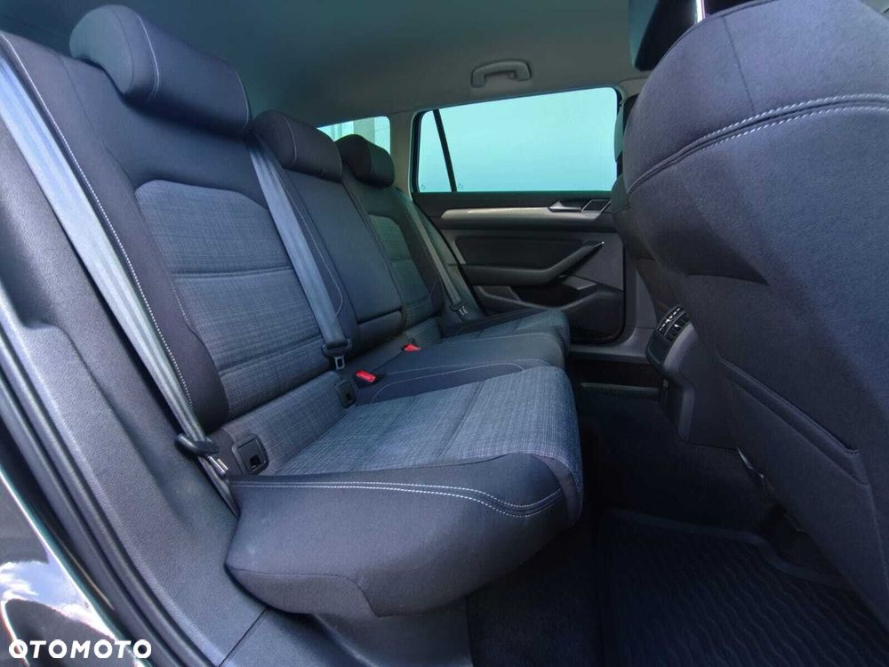 Volkswagen Passat Variant 2.0 TDI EVO Business DSG - 10