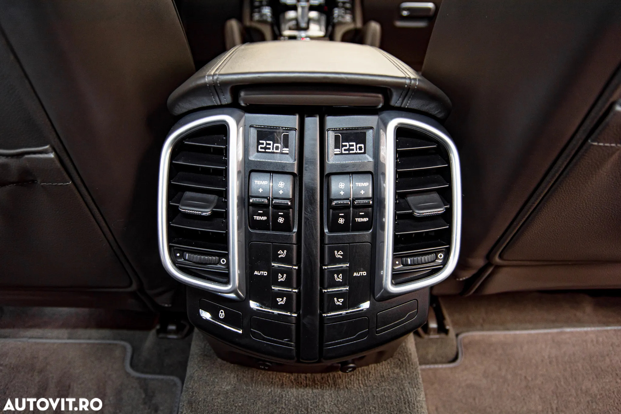 Porsche Cayenne 3.0 L - 17