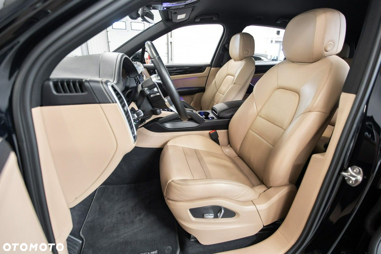 Porsche Cayenne Standard - 30
