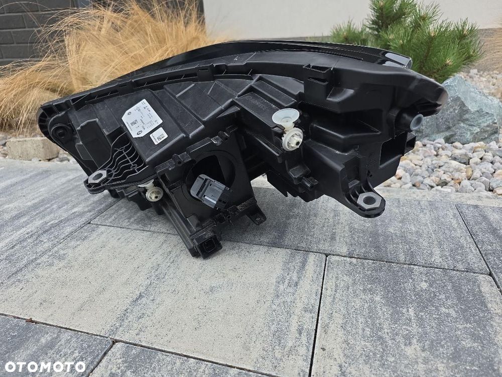 BMW X1 U11 Lampy przód Full Led Basic Led 5A9A221–02 5A5BD44-02 - 11