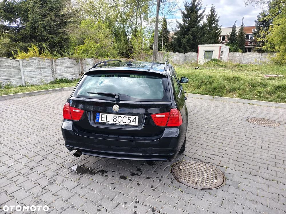 BMW Seria 3 318i - 9