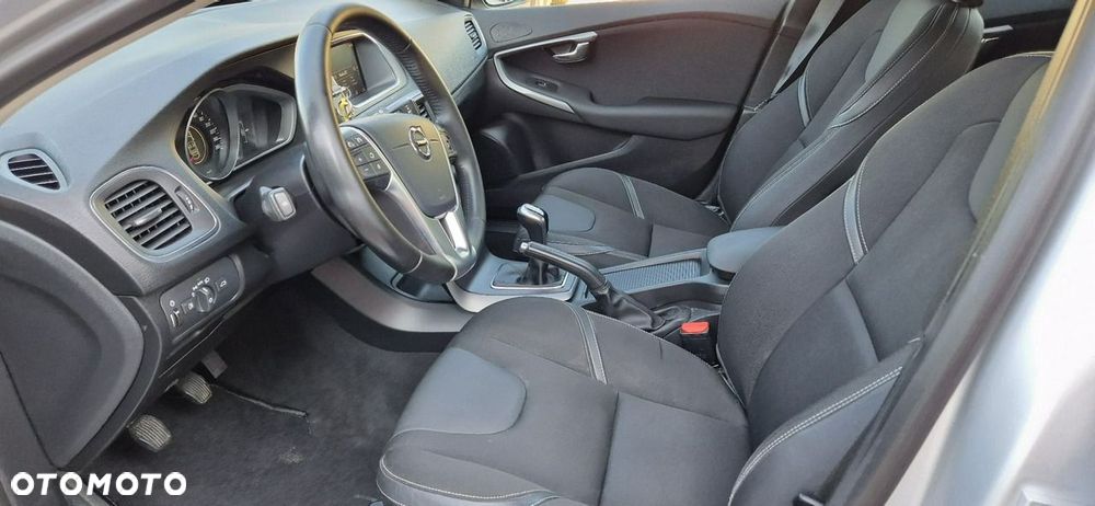 Volvo V40 - 18