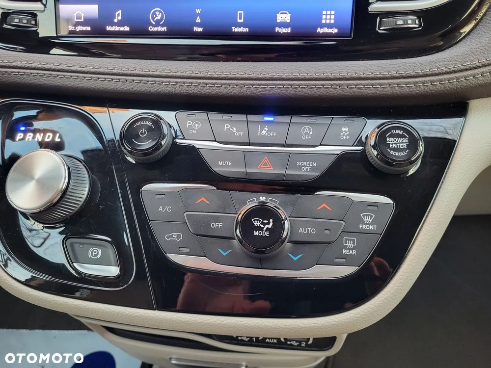 Chrysler Pacifica - 18