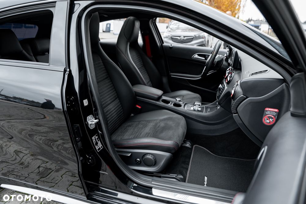 Mercedes-Benz Klasa A 45 AMG 4-Matic - 24