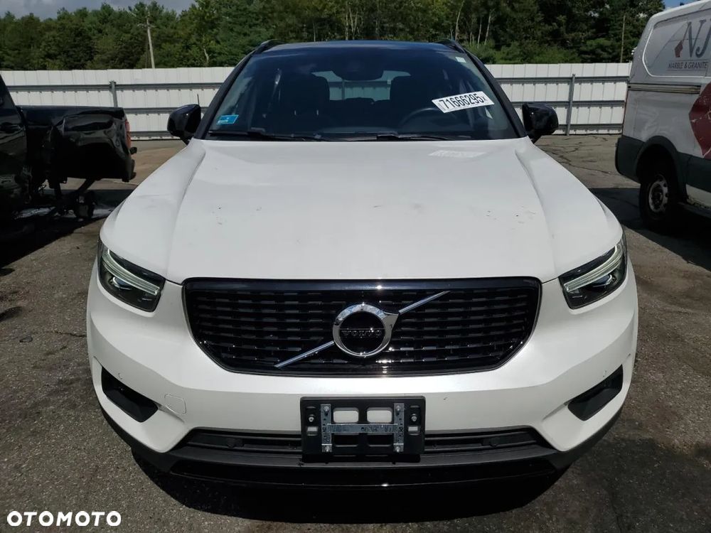 Volvo XC 40 T5 AWD R-Design - 5