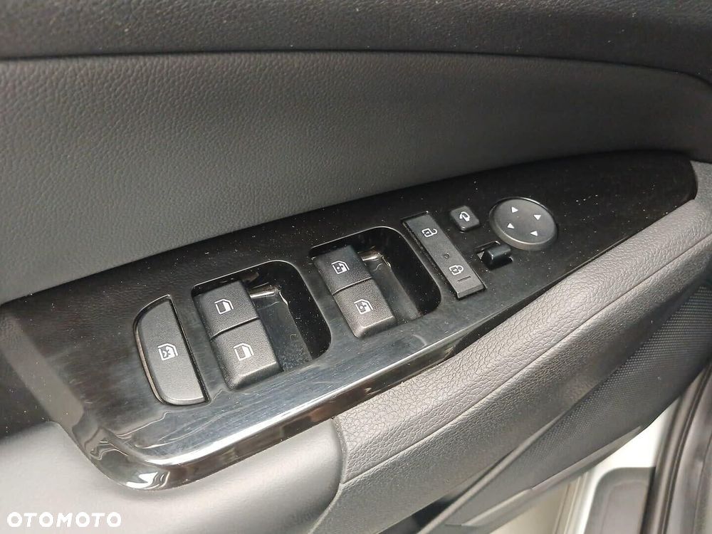 Kia Sportage 1.6 T-GDI MHEV Business Line 4WD DCT - 23