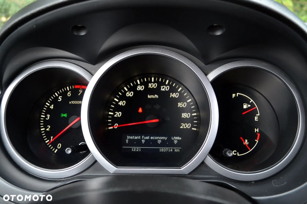 Suzuki Grand Vitara - 36