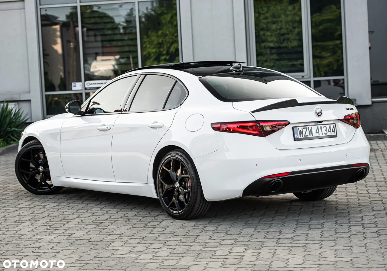 Alfa Romeo Giulia - 9