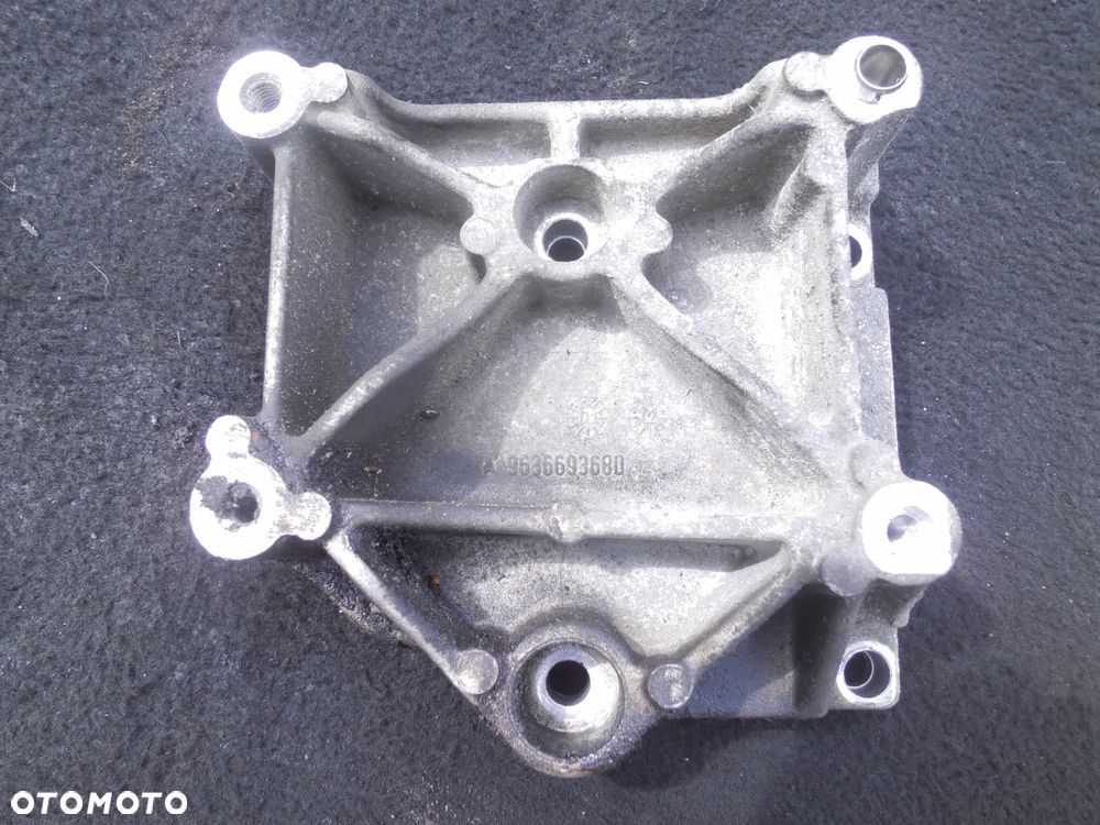 CITROEN PEUGEOT 1.6 16V NFU ŁAPA WSPORNIK MOCOWANIE UCHWYT KOMPRESORA KLIMATYZACJI SPRĘŻARKI 963 - 1