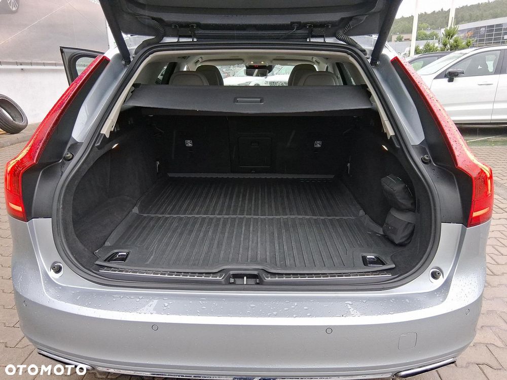 Volvo V90 - 17